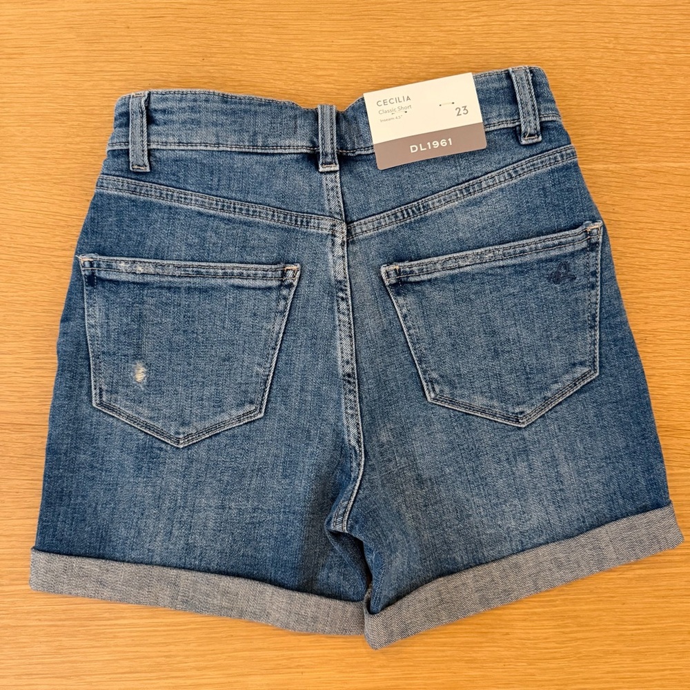 DL1961 Cecelia Classic Shorts - Picture 5 of 9